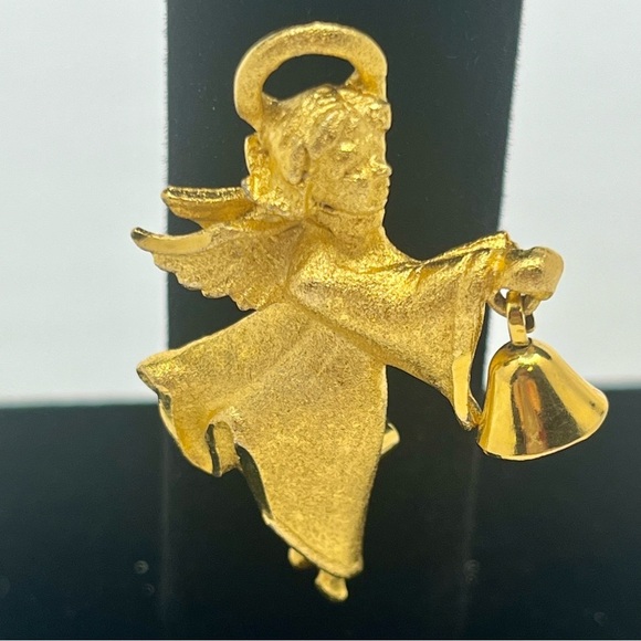 Vintage 70s Gold toned Signed RR
Angel with Dangling Bell Brooch. - Picture 5 of 9